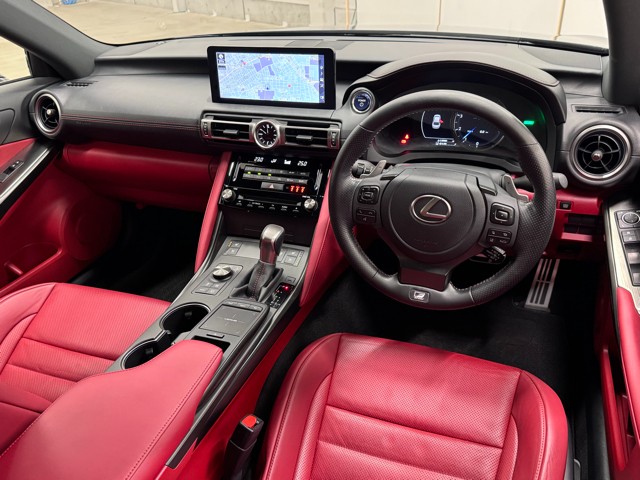 レクサス IS300h F SPORT