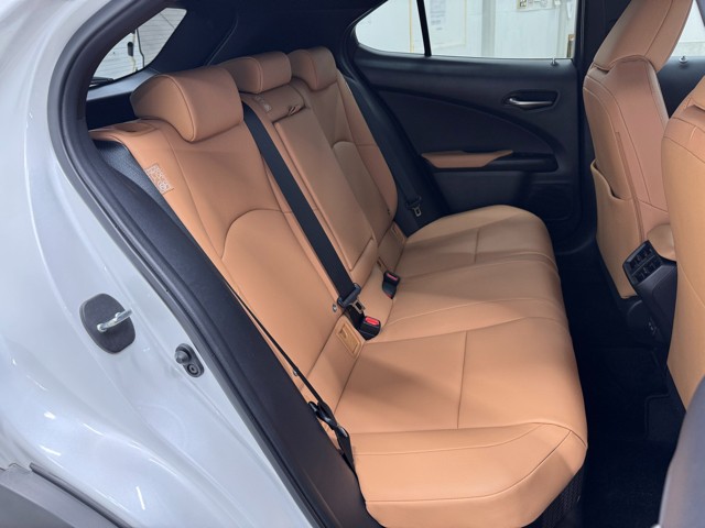 レクサス UX250h VERSIONC