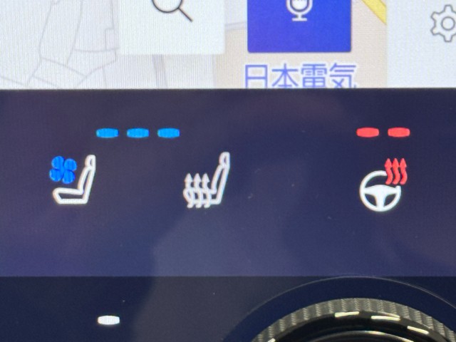 シートヒーター＆ベンチレーター装備で、オールシーズン快適。