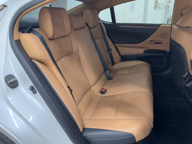 レクサス ES300h バージョンL