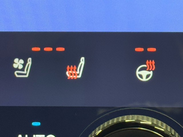 シートヒーター、ベンチレーションを標準装備