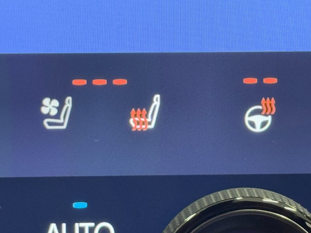 シートヒーター、ベンチレーションは標準装備