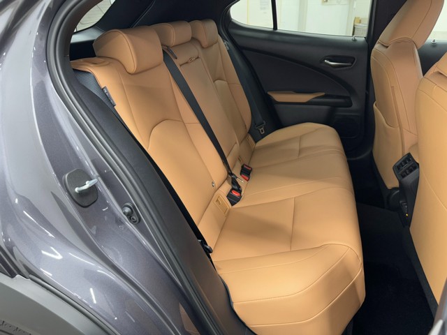 レクサス UX300e バージョンC