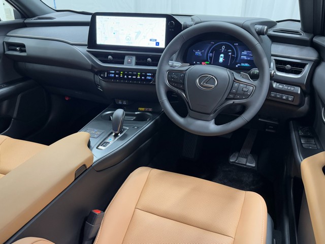 レクサス UX300e バージョンC