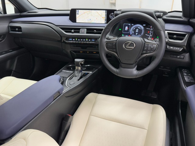 レクサス UX250h UrbanElegance
