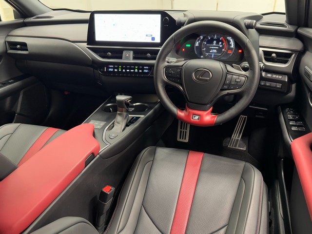 レクサス UX250h Fスポーツエモーショナル