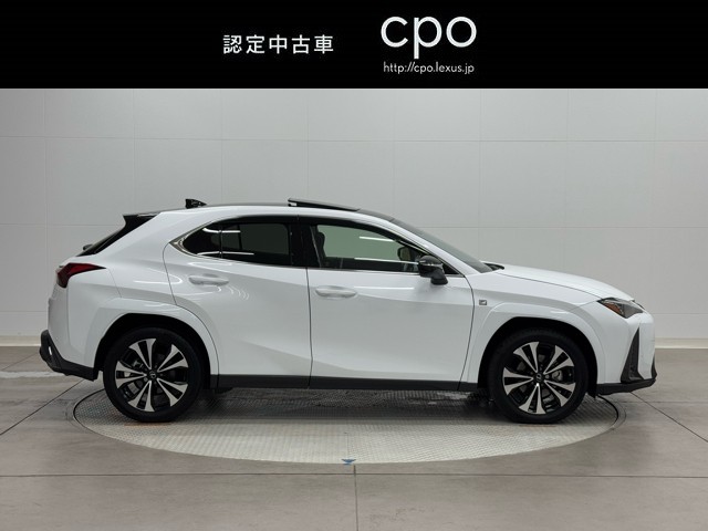 レクサス UX250h FSPORTエモーショナル