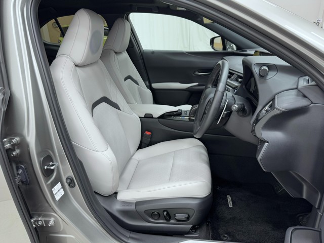 レクサス UX300e バージョンL