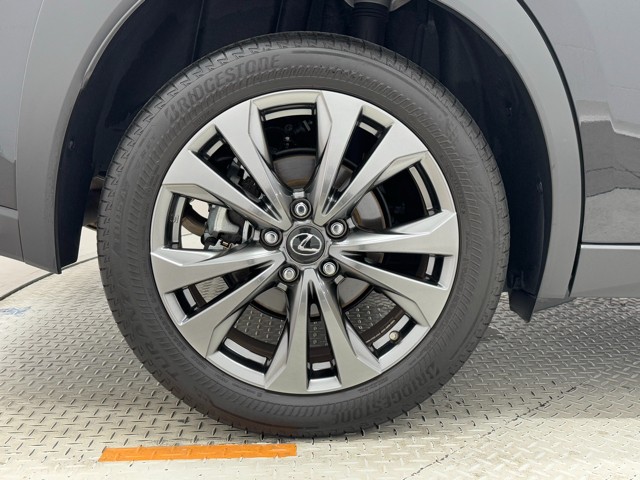 レクサス UX200 Fスポーツ