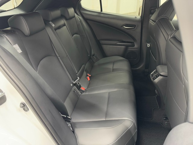 レクサス UX200 F SPORT