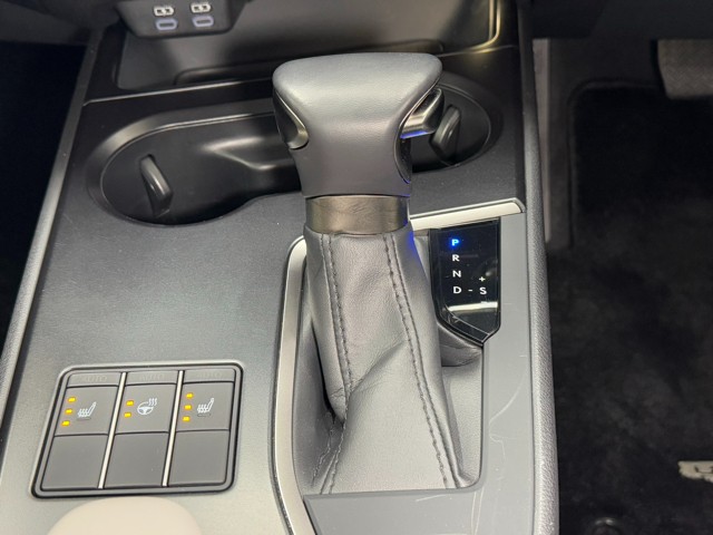 レクサス UX250h バージョンC