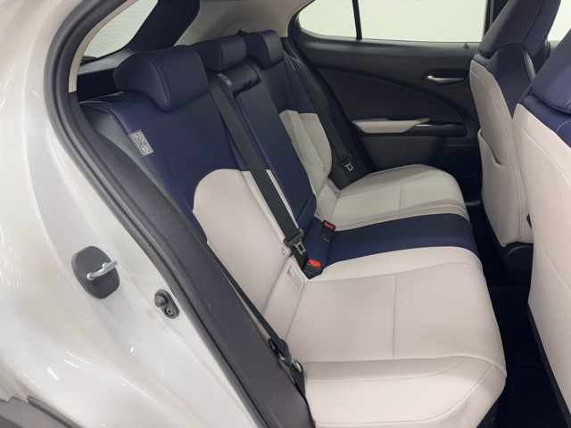 レクサス UX250h バージョンC