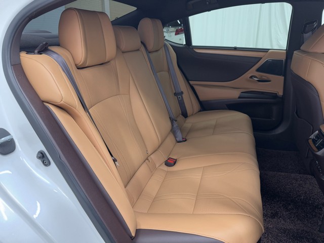 レクサス ES300h バージョンL