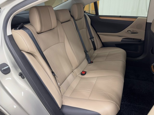 レクサス ES300h バージョンL