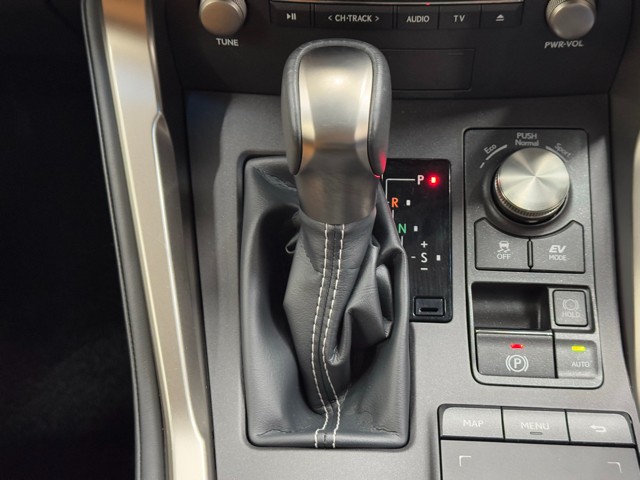 レクサス NX300h Iパッケージ