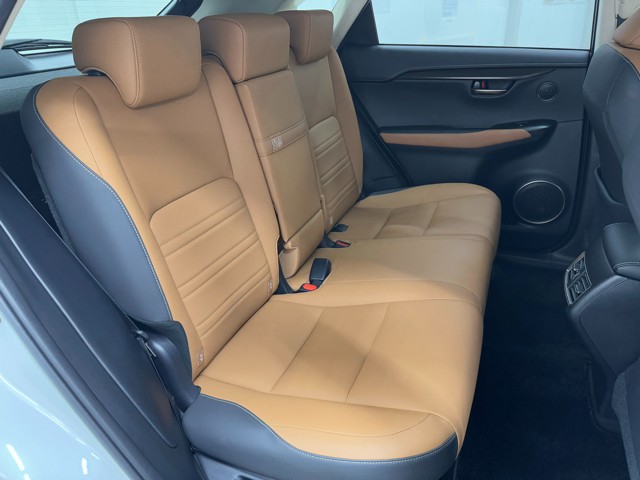 レクサス NX300h Iパッケージ