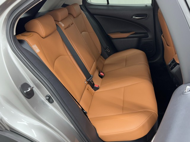 レクサス UX250h バージョンC