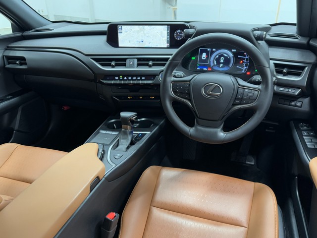 レクサス UX250h バージョンC
