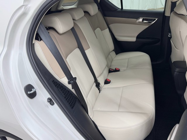 レクサス CT200h バージョンL