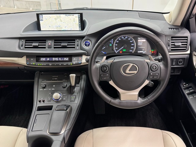 レクサス CT200h バージョンL