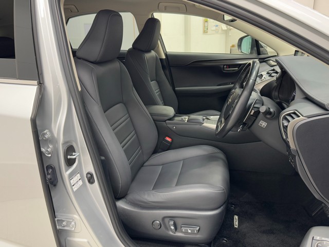 レクサス NX300h Iパッケージ