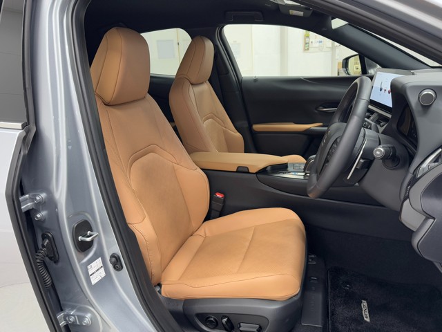 レクサス UX300e バージョンL