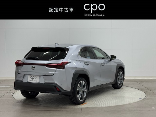 レクサス UX300e バージョンL