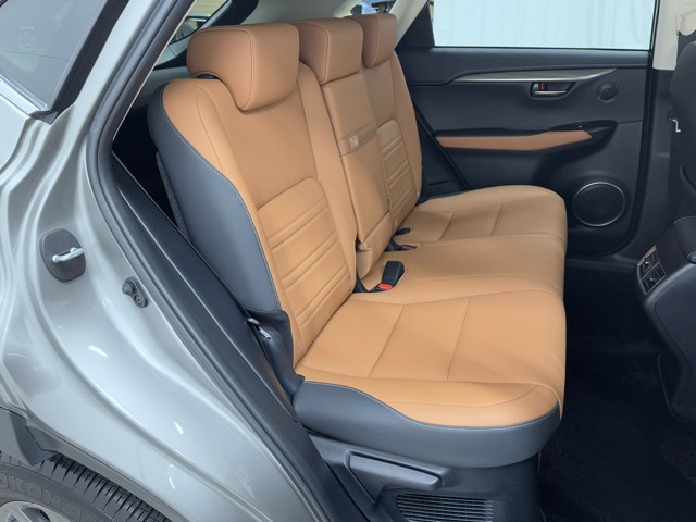 レクサス NX300h Iパッケージ