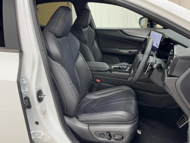 レクサス NX450h+ Fスポーツ