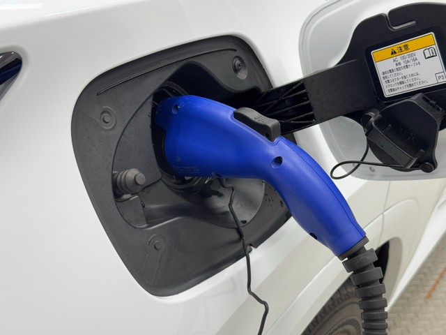 レクサス NX450h+ Fスポーツ