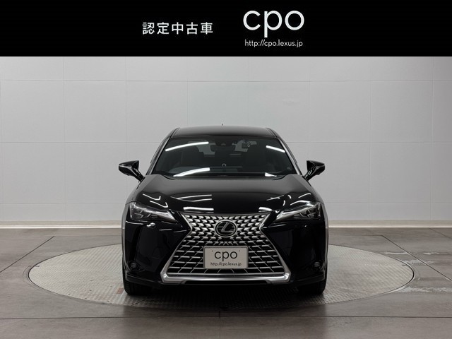 もう新車では、なかなか手に入らないUX。