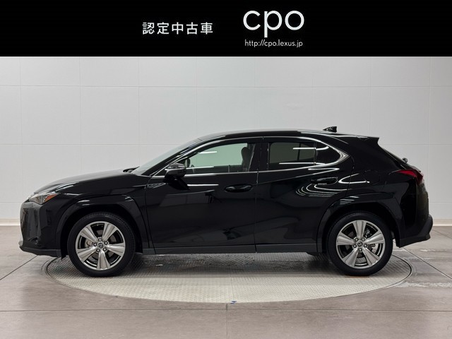 特別仕様車ですので、フェンダーアーチモールもボディー同色で、統一感のあるデザイン。