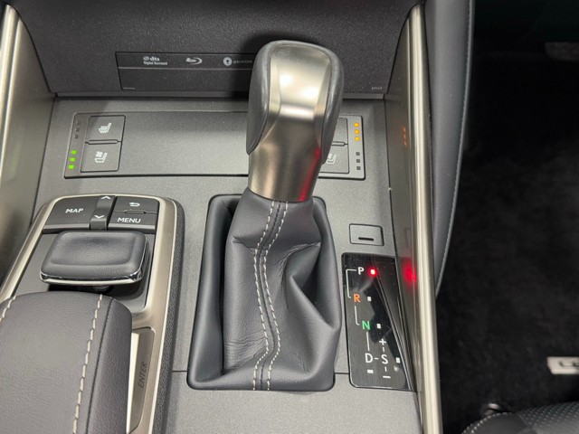 レクサス IS300h バージョンL