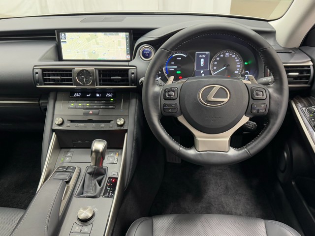 レクサス IS300h バージョンL