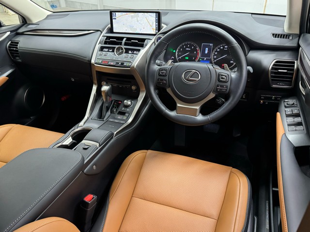 レクサス NX300h バージョンL
