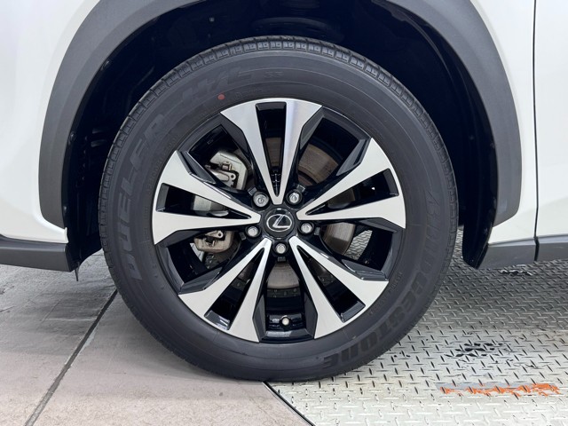 レクサス NX300h Fスポーツ
