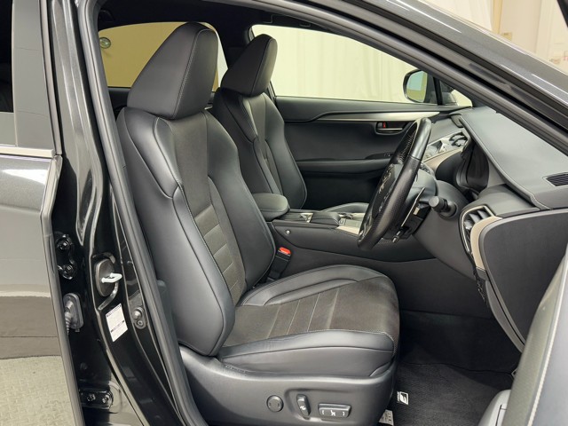 レクサス NX300h Fスポーツ