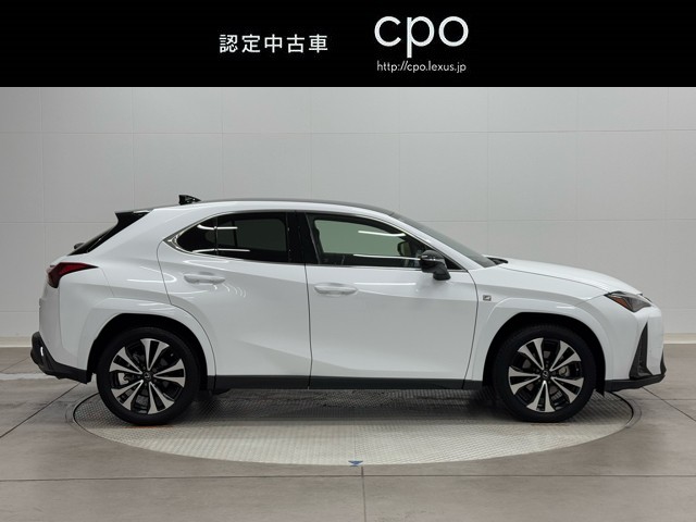 レクサス UX250h F SPORTEmotio