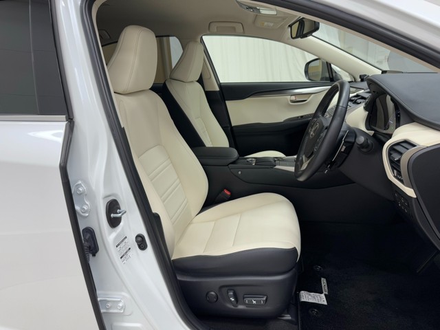 レクサス NX300h Iパッケージ