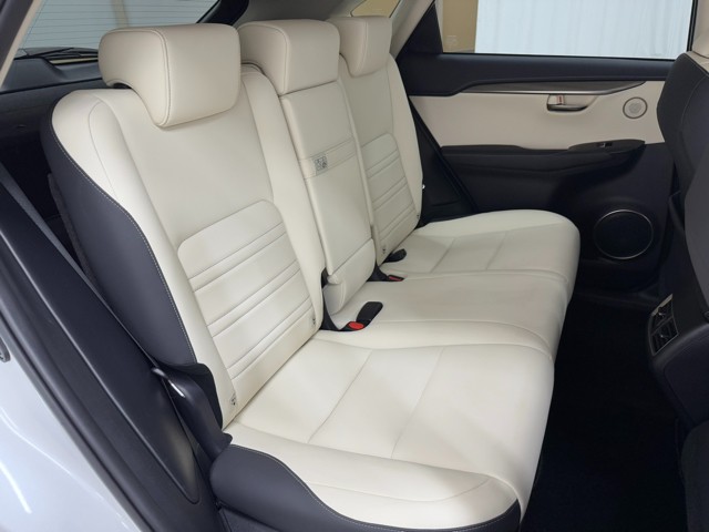 レクサス NX300h Iパッケージ