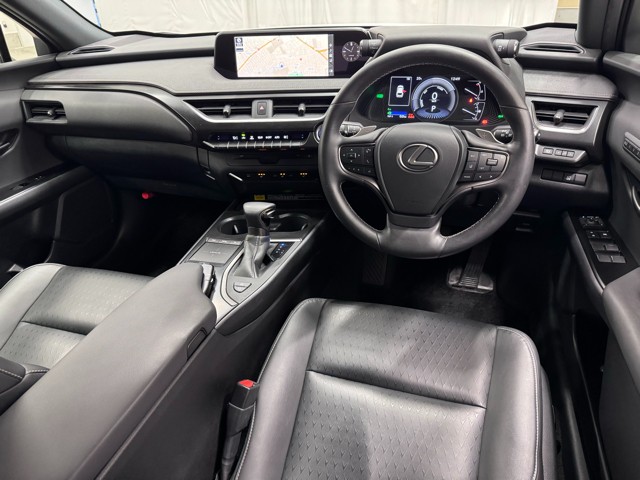 レクサス UX250h バージョンC