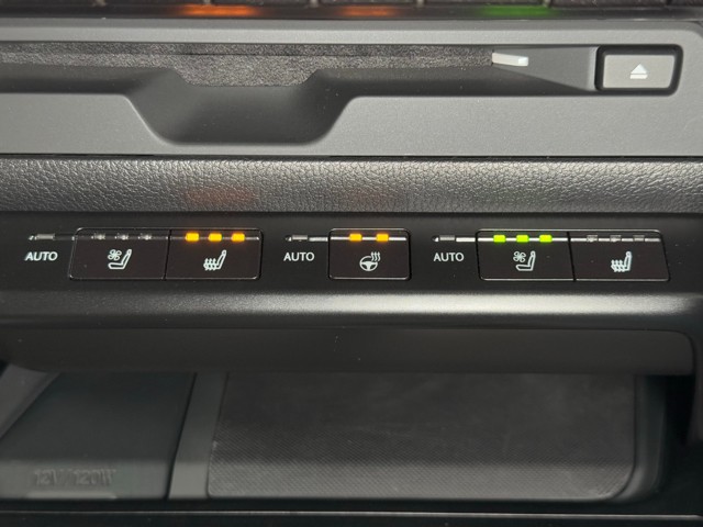 レクサス UX300e バージョンL