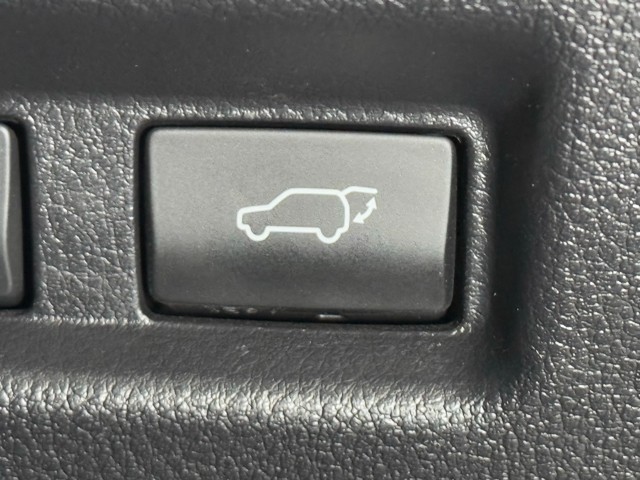 レクサス UX300e バージョンL