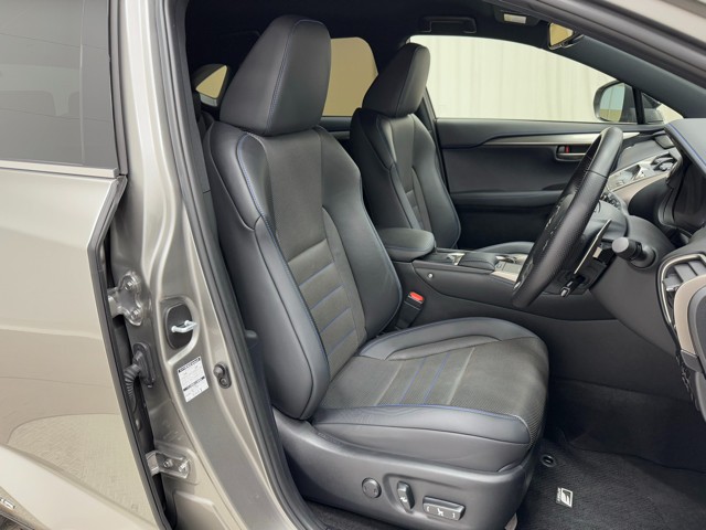 レクサス NX300h Cool&Bright