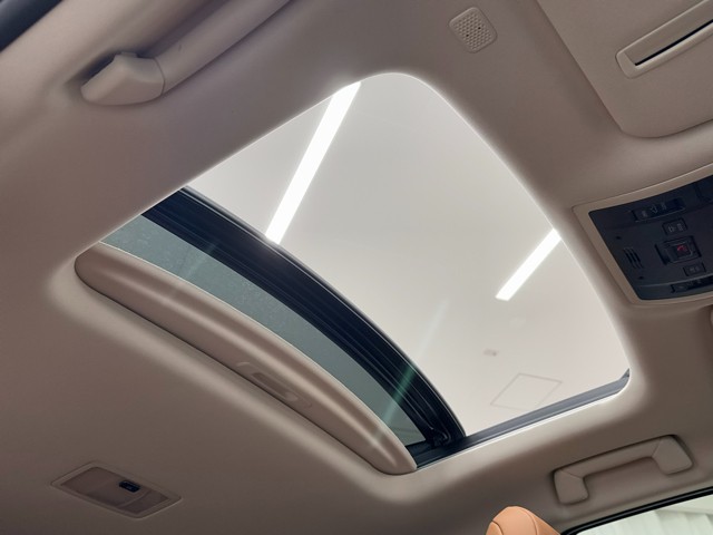 レクサス UX300e バージョンC