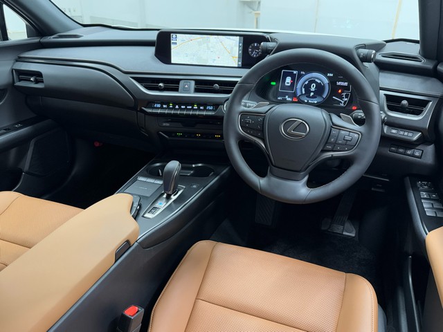 レクサス UX300e バージョンC