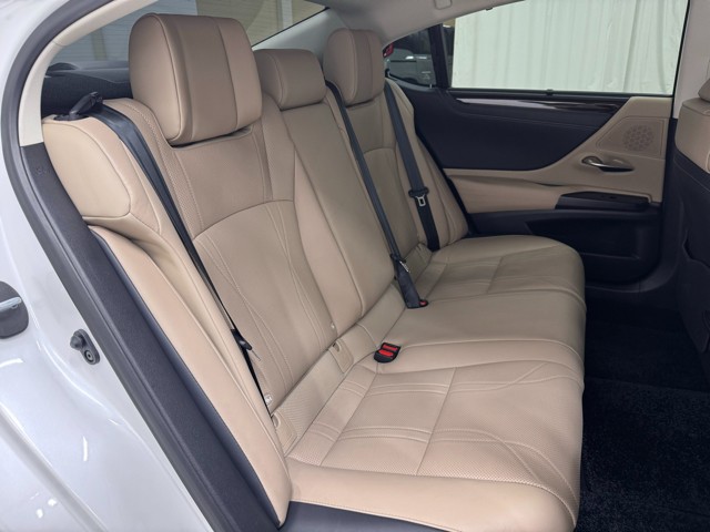 レクサス ES300h バージョンL