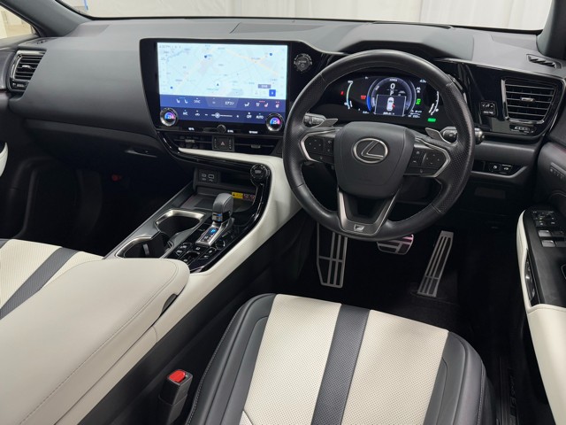 レクサス NX450h+ Fスポーツ