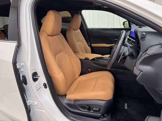 レクサス UX300h バージョンC