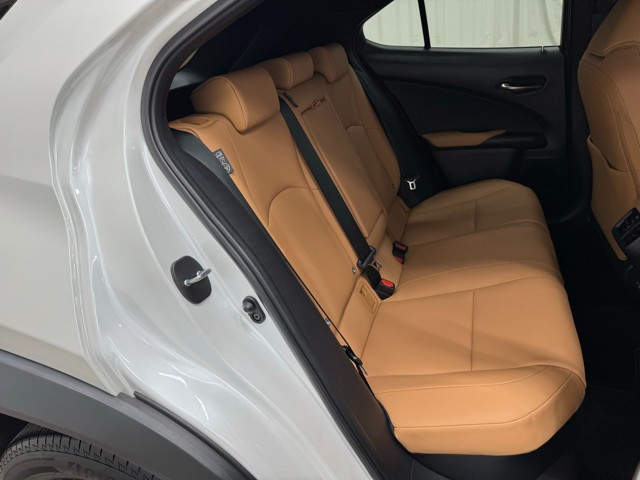 レクサス UX300h バージョンC